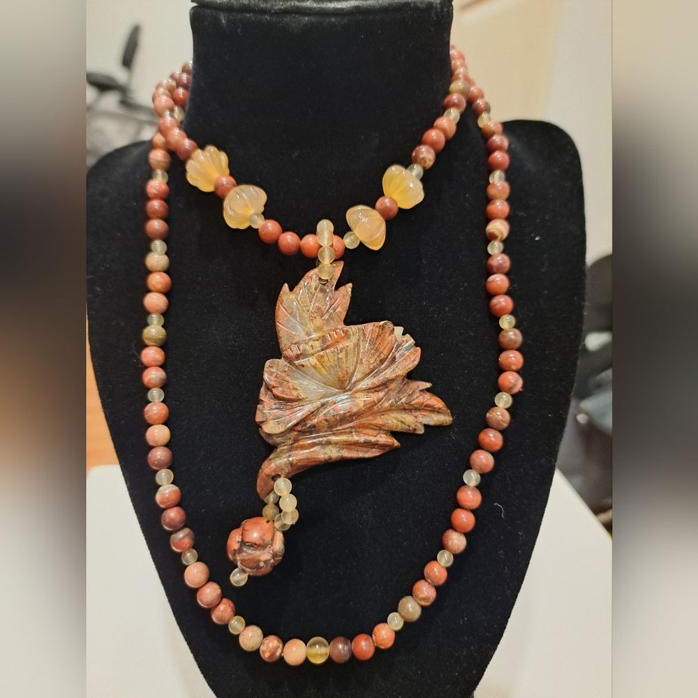 Handcrafted Floral Pendant Necklace - Multicolor